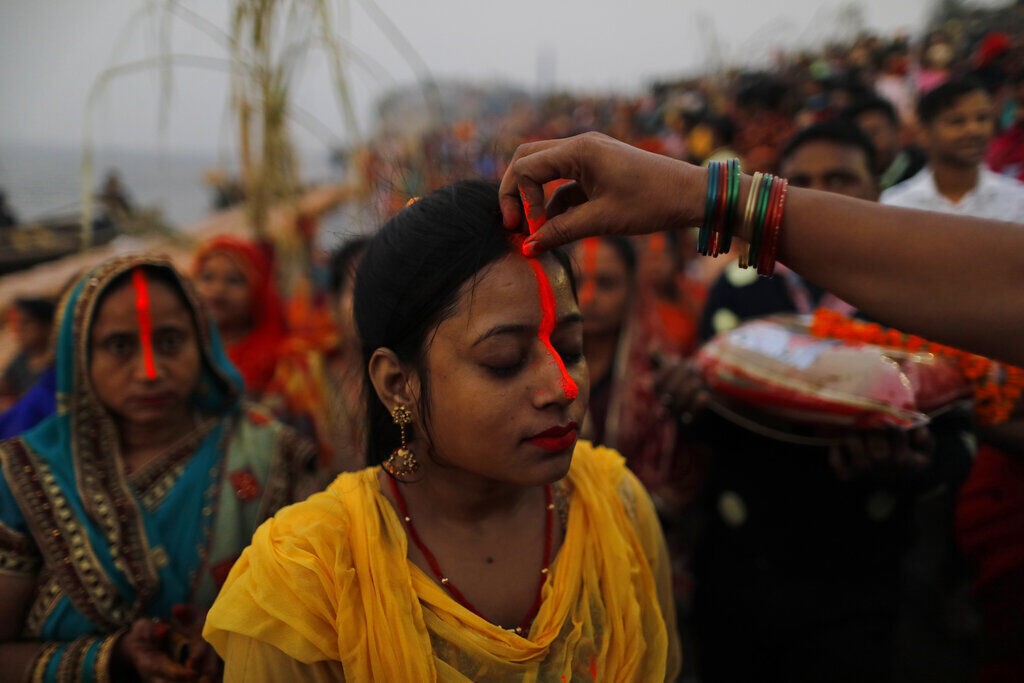 APTOPIX Virus Outbreak India Hindu Festival